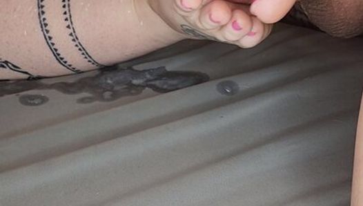 BBW footjob with massive cumshot on legs