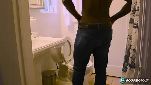 Brandi's ass is horny for a BBC