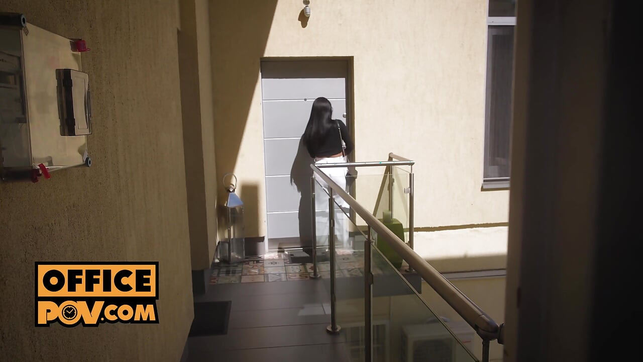 POV - Šroubování vaší sexy kancelářské kundičky Megan Fiore je vše, co potřebujete k stříkání
