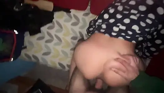 Bu şekilde seviyor çünkü ona böyle veriyoruz