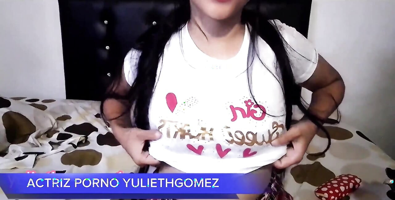 Sabe quantos anos ela tem? Estudante colombiana ingênua e inocente oferece sua bunda para melhores notas