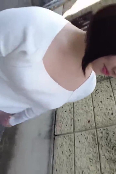 Public Ripple - a Sensitive Cutie Shows Her No-hands Trick on a City Acme Walk Chapter-1
