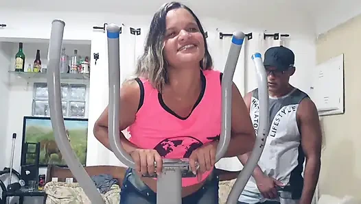 Мой личный тренер, пока он не засовывает в меня свой черный член