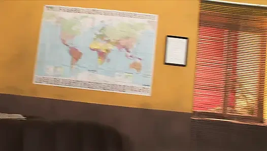 Lütfen Durma! - Küçük Memeli Esmer Küvette Yoğun Amcık Yalıyor