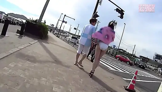 Wanita amatir dijemput di pantai -pt.1