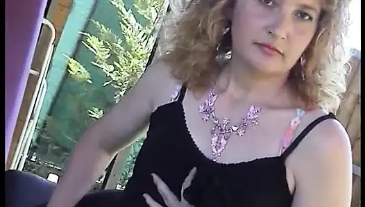 Blonde milf wird von einem jungen typ gefickt