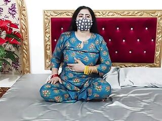 Самая красивая индийская тетушка мастурбирует для поклонников