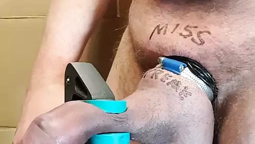 Vákuum fasz és labda szorítva a miss supreme-nak