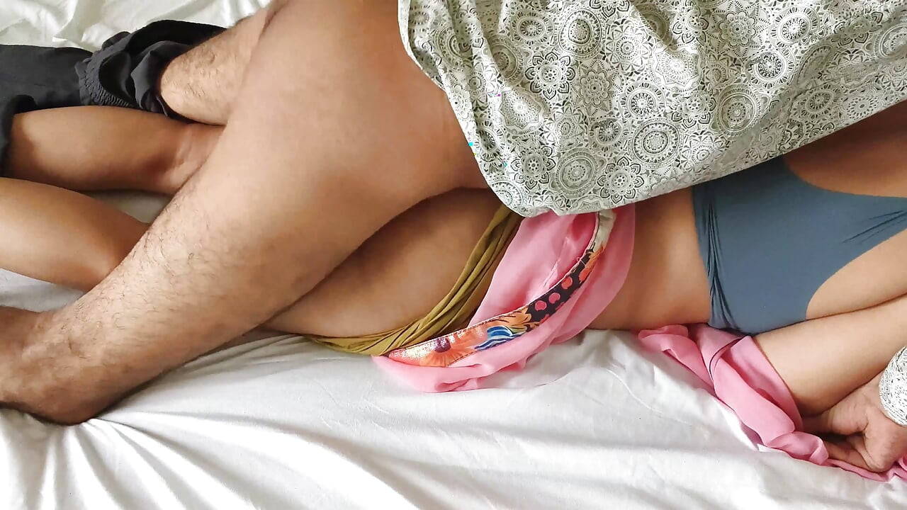 دختر روستایی محلی دسی با کس تنگ سکس در فضای باز ویدیوی Xxx