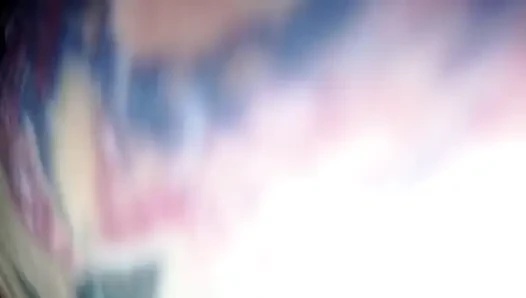 Eski sevgili erkek arkadaşına kızıyor ve onu sikmemi istiyor