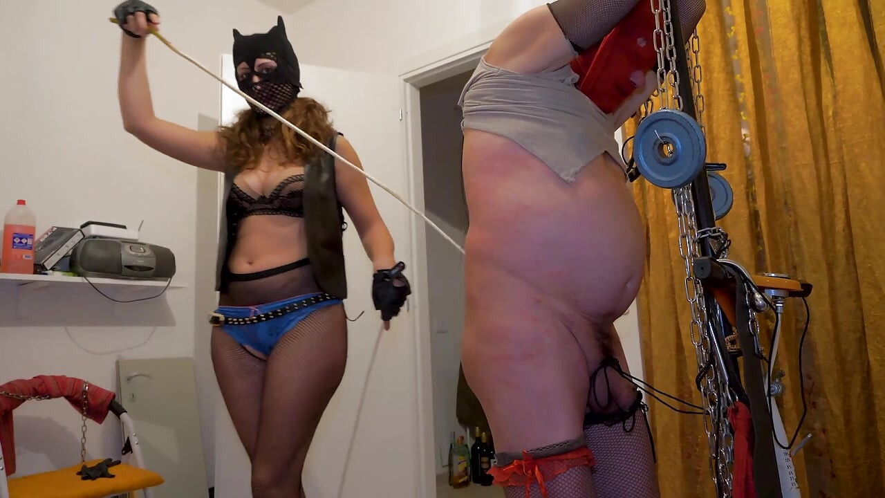 Miss Betty The Black Nurse ban jaati hai