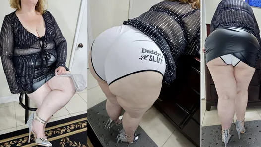 Une MILF PAWG excitée à gros cul exhibe et taquine, puis se fait recouvrir la chatte de sperme