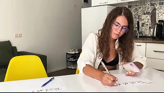 Nachdem ich meinen sexy lehrer gefickt habe, werde ich viel besser lernen