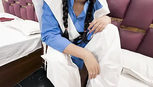 Dost Ki Virgin School Girlfriend Ko Oyo Le Jaa Ke Chudai Ki
