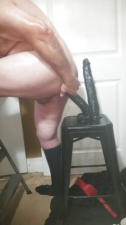 다양한 딜도를 타는 자르무스