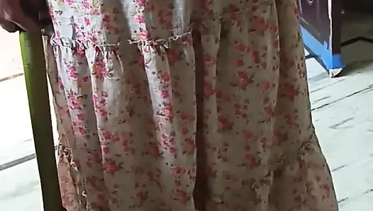 Güzel Telugu sesiyle tam romantizme sahip ev hizmetçisi ile gizli anlar