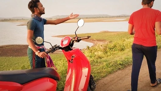 A College boy was returning form school in the evening when his electric Scooter stopped. The mechanic sugarcane field fuck