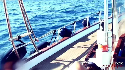 Marie Magnolia - сквирт на борту