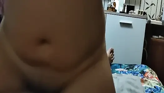 Setidaknya aku crot di dalam memek adik tiriku yang masih remaja