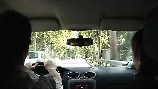 Edepsiz bir iş. Edepsiz üvey kız üvey babasının yarağını seviyor