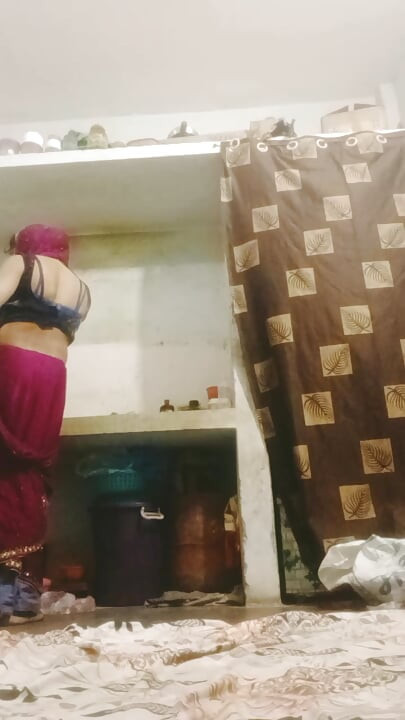 Urvashi Rani saree phnke masti krte krte apne devar ke sath