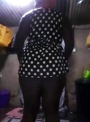 Afrikansk amatør store bryster twerking