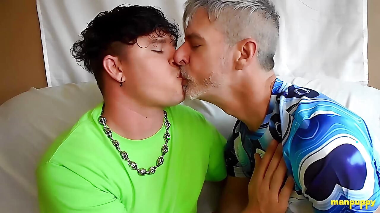 ManPuppy Richard Lennox And Leo Blue Share an Intense Daddy Boy Makeout Session