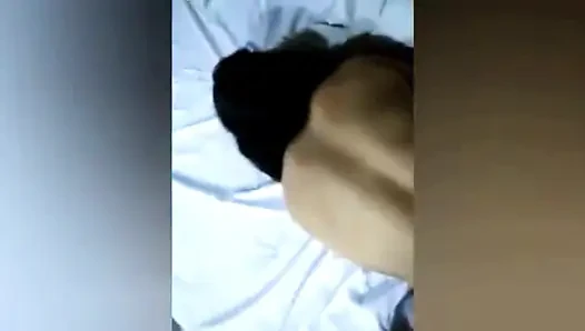 Жестко трахаю задницу и киску моей подруги раком.