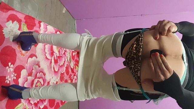 Crossdresser in white jeans and buttplugged