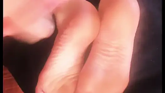 Cum on redhead stepsisters soles