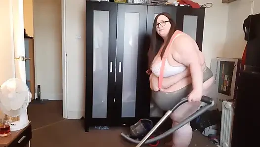 Pekerjaan rumah ssbbw si cewek super semok di suspender & thong