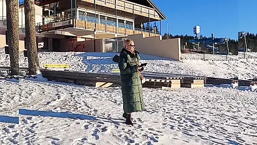 Amateur Blonde Reife Ehefrau Genießt Sex Nach Spaziergang