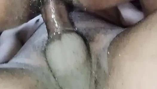 Guy takes advantage of old pickup scheme to Russian girl