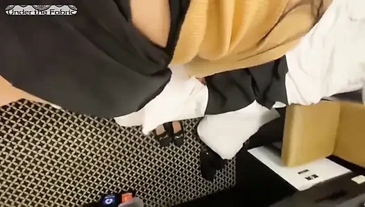 Facereveal die zweite Runde der schwarzhaarigen Schönheit, spannend mit einem mutigen Ritt und tiefen Creampie-Gipfeln