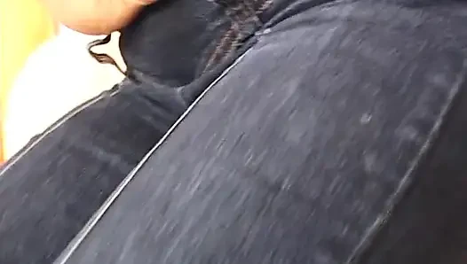 Cewek cantik rambut cokelat masturbasi sebelum nyepong kontol aksi pov