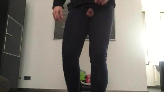 german amateur man solo with cumshot