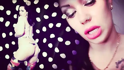 Dudak parlatıcısı ve şehvetli vücut şehveti!