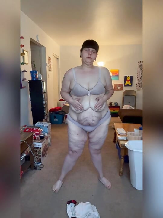 흑인 대물 자지에게 따먹히는 핫한 금발 밀프