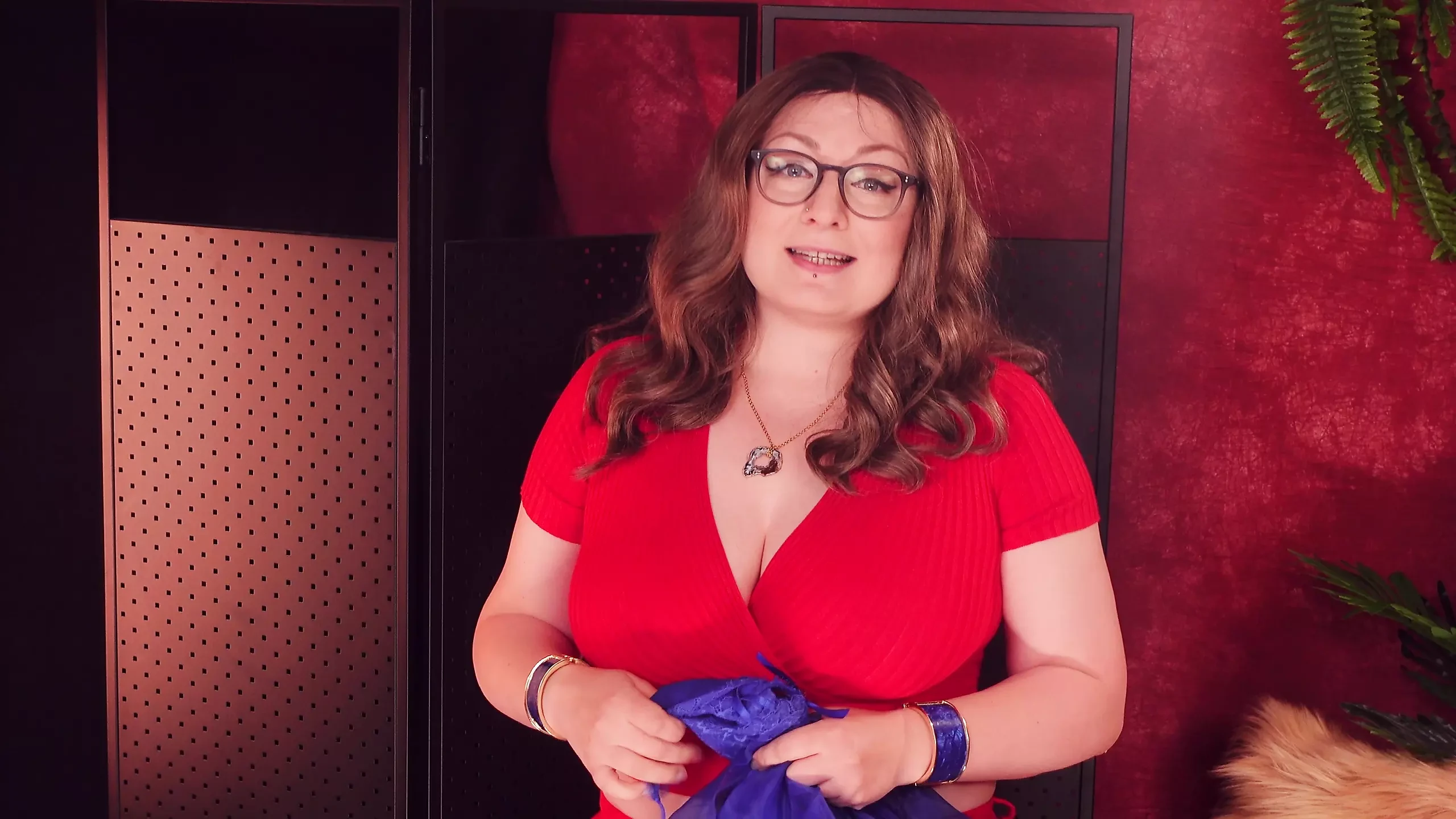 Experimente haul: MILF em Lingerie! Madrasta curvilínea em roupas sensuais! Arya Grander