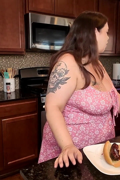 Sausage Roommate Gets Vored