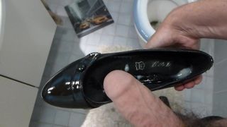 Cum in not mother-in-laws black patent high heeled shoe