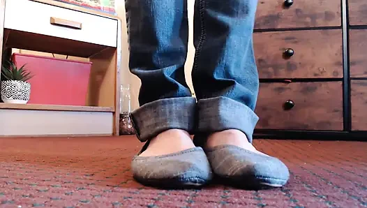 Toe Wiggles Dipping Ballet Flats Dirty