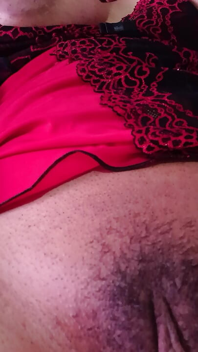 Girl masturbates on webcam.