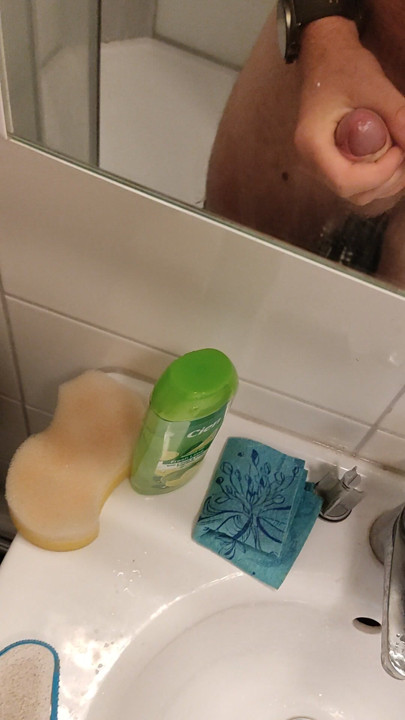 浴缸里的手活