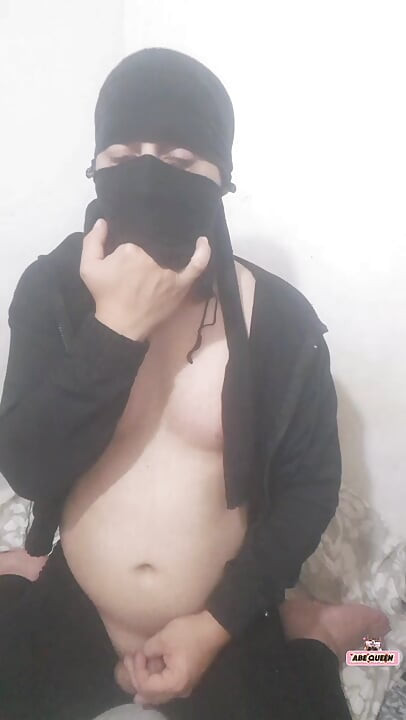 Mistress arab shemale salma ladyboy play with bobs hard