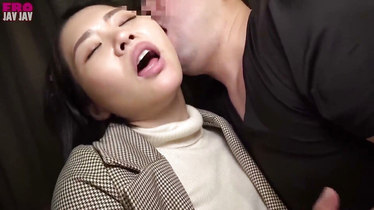 마코토. 달콤한 로맨스가 맛있게 관능적으로 변하는 황홀한 사적인 밤 -1