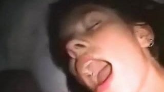 Сперма на лице в любительском видео 37