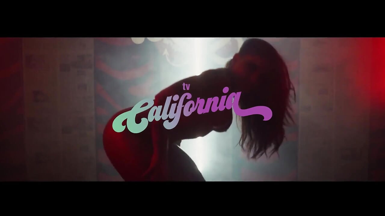 बोनस वीडियो: नृत्य - Monique Bertolini