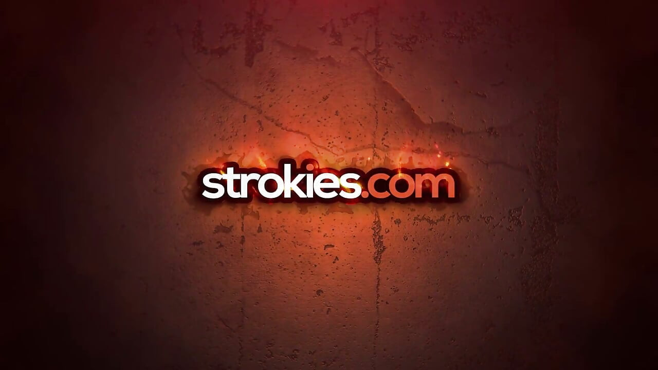 Strokies Maisey Monroe Ilk Kez Okşayarak Mastürbasyon Sahnesiyle Ortalığı Dağıtıyor