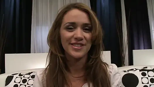 В доме всегда готова быть шлюшка с готовым членом